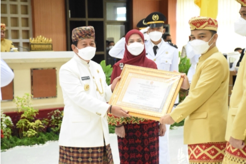 Paripurna Istimewa Akhir Masa Jabatan Walikota Dan Wakil Walikota Bandar Lampung Masa Jabatan 2016-2021 dan Penganugerahan Bapak Pembangunan Kepada Drs.H. Herman HN