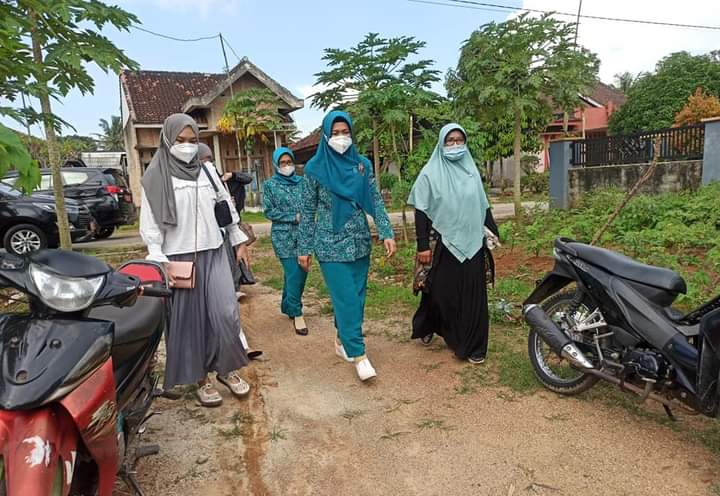 Bakti Sosial Ketua PKK dan Wakil Ketua PKK Kota Metro.
