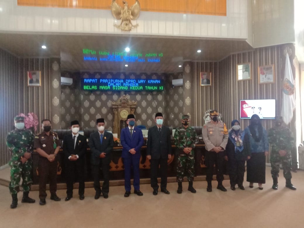 Sidang Paripurna DPRD Waykanan dalam rangka penyambutan Bupati Dan Wakil Bupati Way Kanan Periode 2021-2024