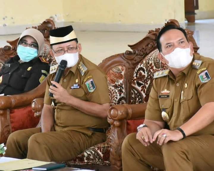 Bupati M Dawam Rahardjo bersama Wabup Azwar Hadi Lamtim memimpin Rapat ( PPKM) Berbasis Micro