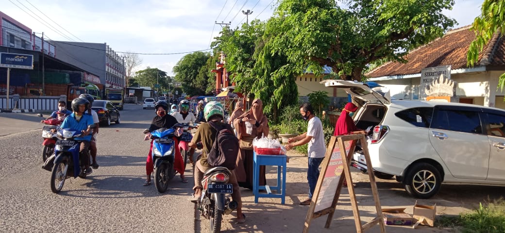 Etalase Sedekah Berbagi Takjil