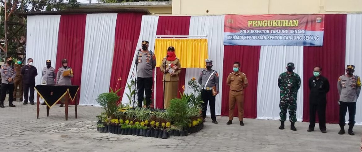 Pengukuhan Polsubsektor Tanjung Senang menjadi Polsek Tanjung Senang di Jalan Ratu Dibalau