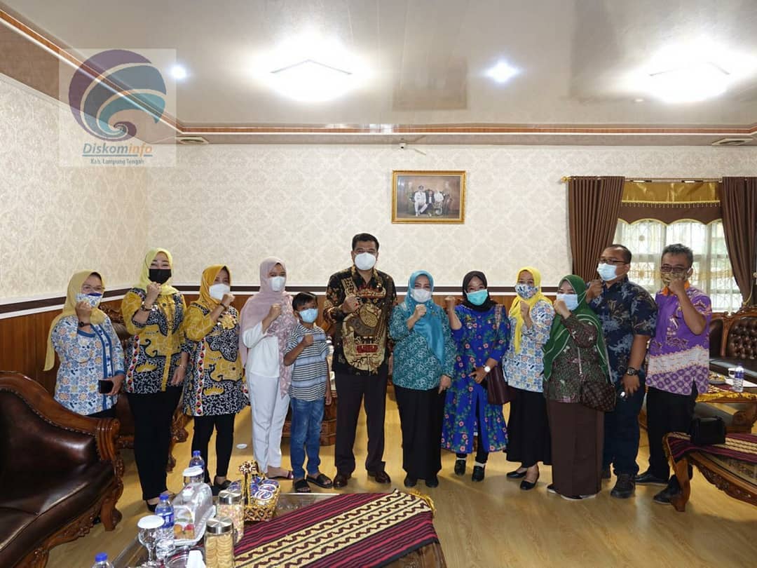 Bupati Lampung Tengah Lakukan Pendataan Keluarga Bersama Petugas dari Dinas PP & KB Lampung Tengah