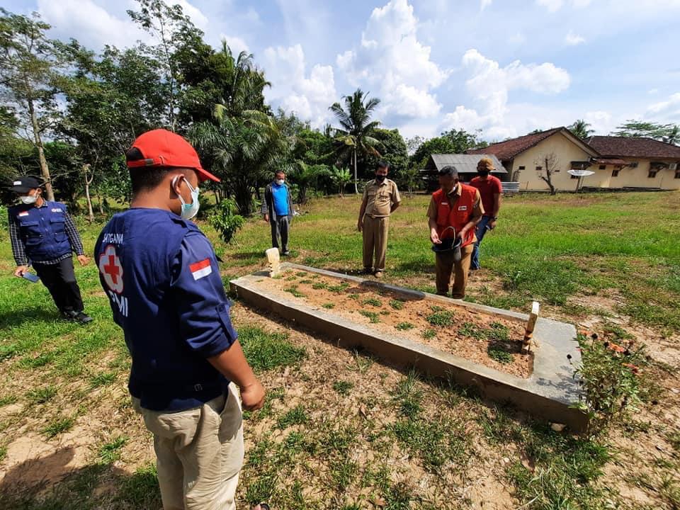 PMI Way Kanan Ziarah kemakam Alm Edward Antoni