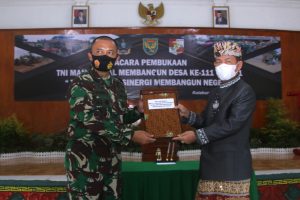 Bupati Lampura Hadiri Pembukaan TNI Manunggal Membangun Desa ke-111