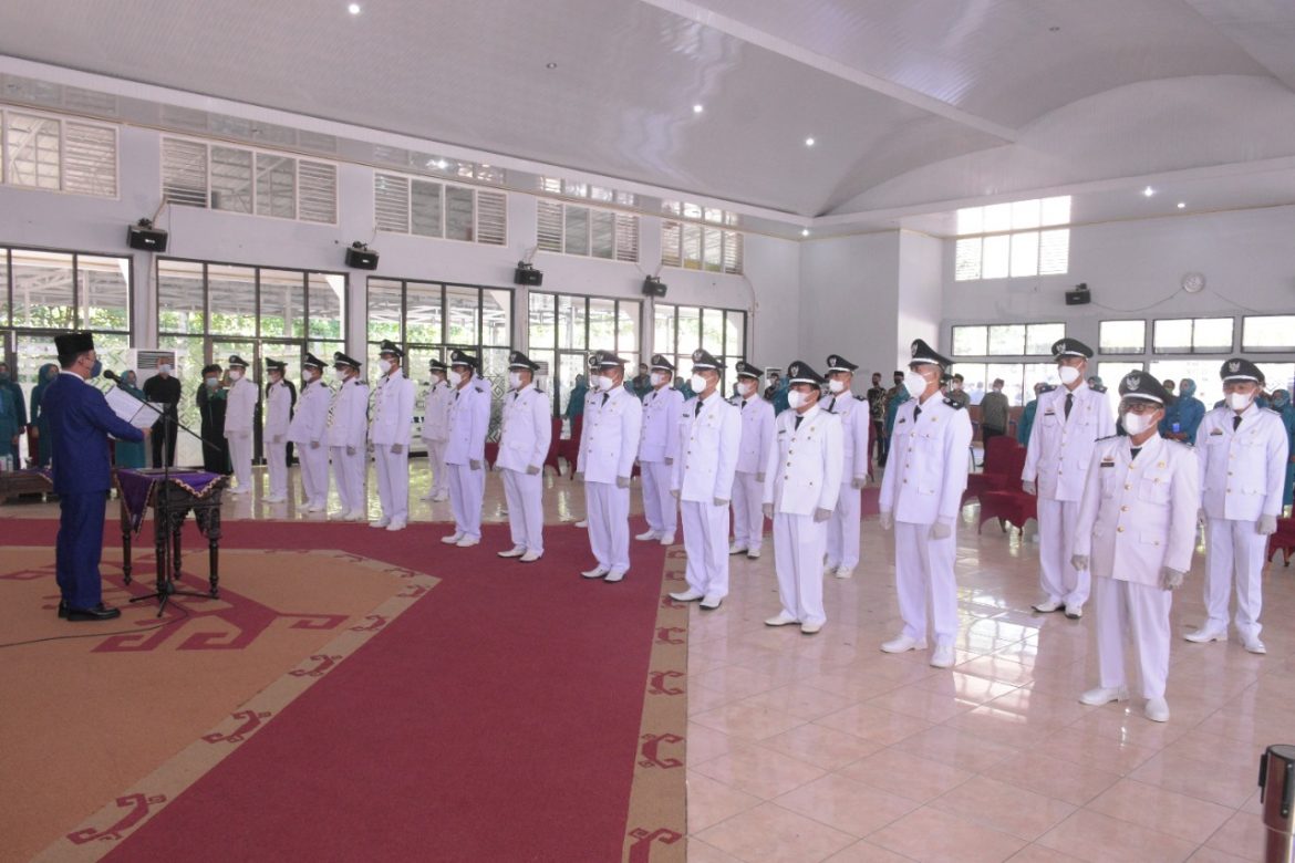 Bupati Adipati Lantik Kakam Dalam Wilayah Tiga Kecamatan