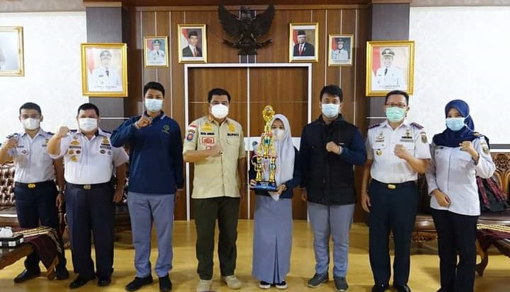 Bupati Lampung Tengah Terima Kunjungan Dari Peraih Juara 3 Kegiatan Pemilihan Pelajar Pelopor Keselamatan Berlalu Lintas dan Angkutan Jalan