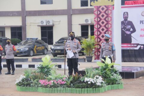 51 Orang Terima Penghargaan Prestasi Atas Pembinaan dan Operasional