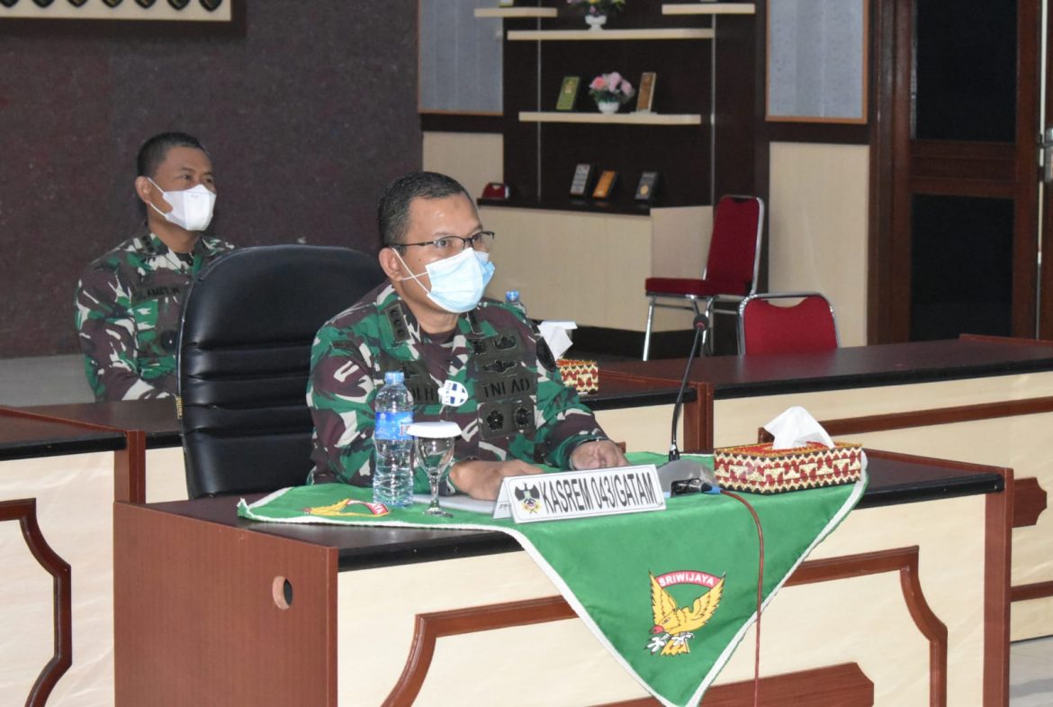 Kasrem 043/Gatam Ikuti Vicon Evaluasi PPKM dan Penanganan Covid 19 di Luar Jawa Bali