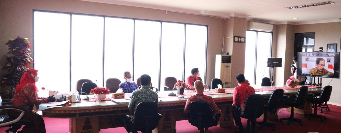 Pemkob Bandar Lampung Mengikuti Video Conference Rapat Koordinasi Percepatan Pembangunan Infrastruktur dan Pengembangan wilayah Provinsi Lampung