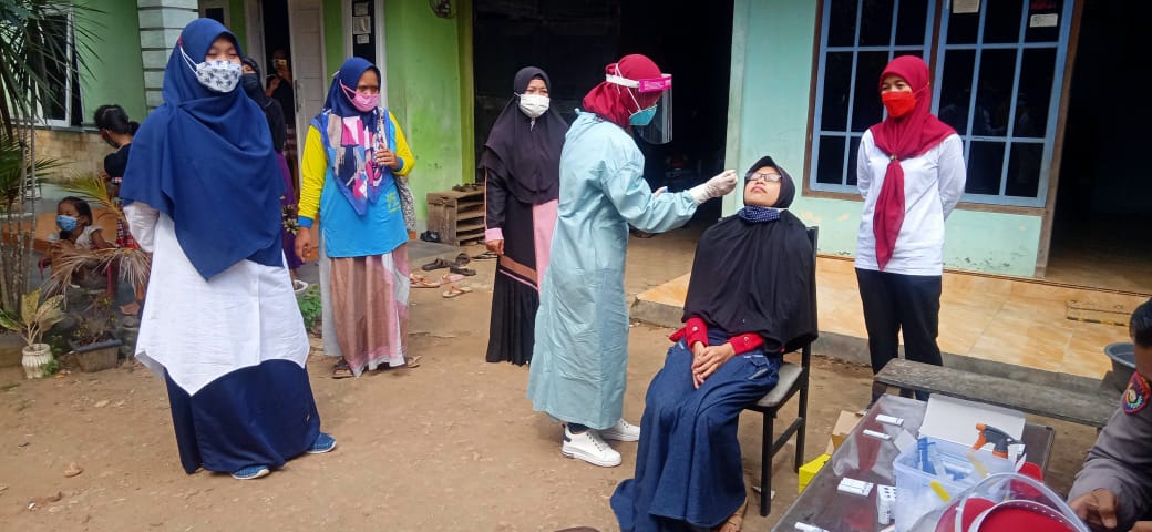Puskesmas Tejo Agung Rapid Antigen Massal Di RT 14 RW 03