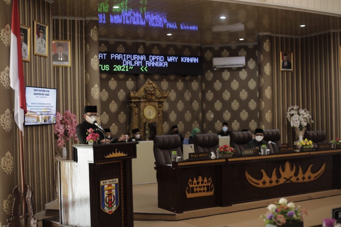Bupati Adipati Hadiri Paripurna DPRD Persetujuan Bersama RPJMD Kabupaten Way Kanan Tahun 2021-2026
