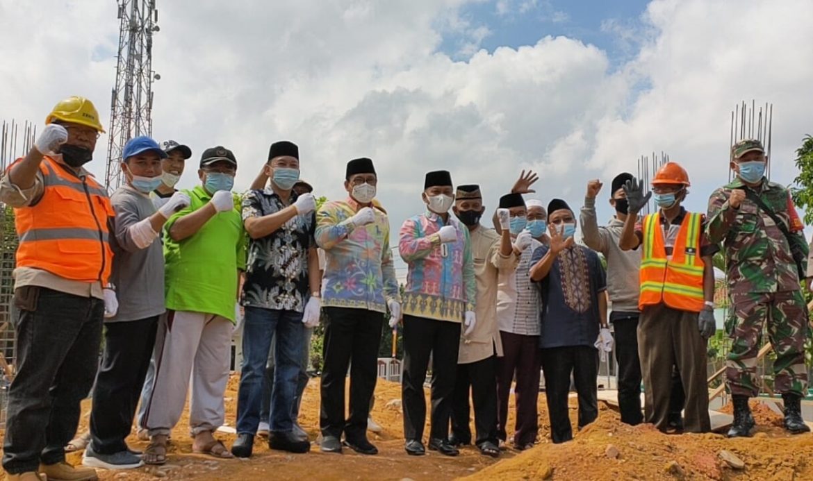 Peletakan Batu Pertama Pembangunan Masjid Nurul Iman Oleh Walikota Metro