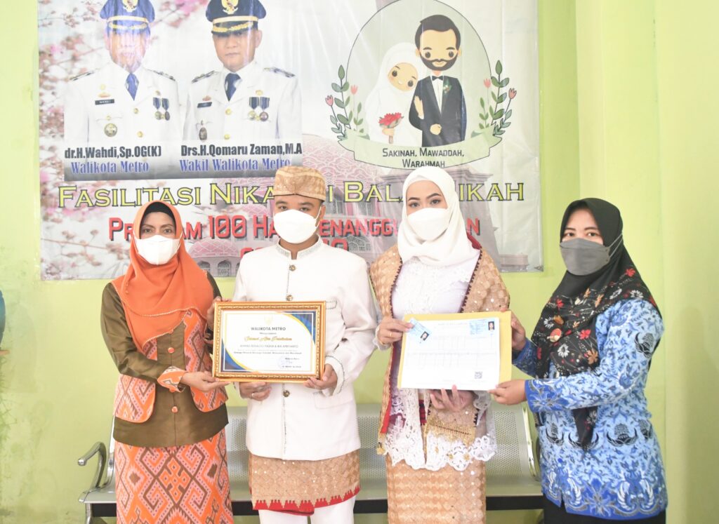 Kabag Kesra Rani Junaida Hadiri Fasilitasi Nikah di KUA Metro Barat