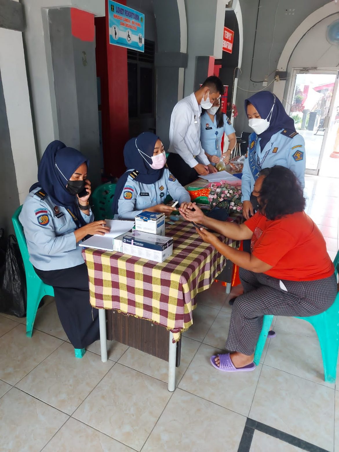 PERINGATI HDKD 2021, LPP LAMPUNG ADAKAN LAYANAN KHUSUS CEK KESEHATAN GRATIS KEPADA KELUARGA WBP BANDAR LAMPUNG