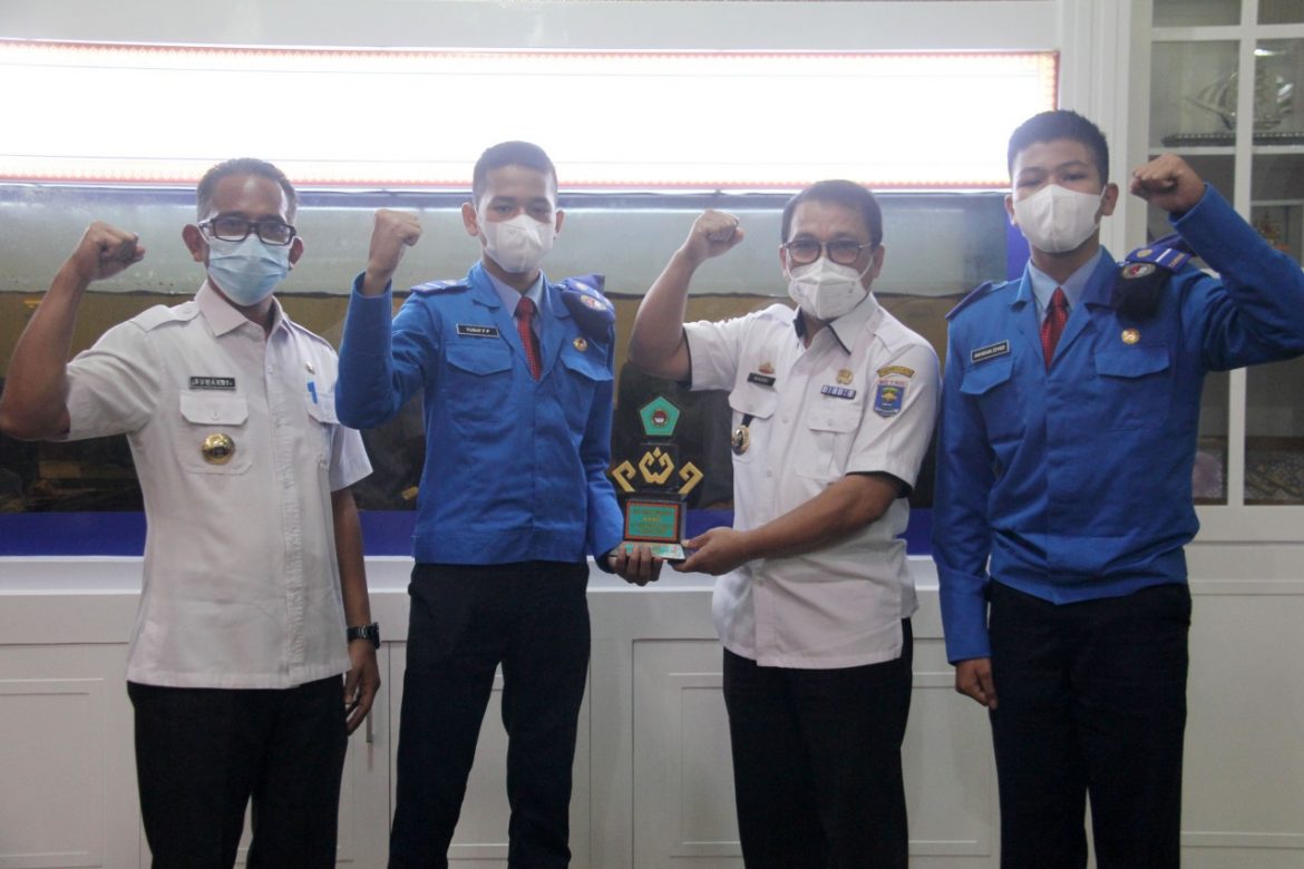 Siswa SMA Taruna Nusantara Megelang Mewawancarai Walikota Metro