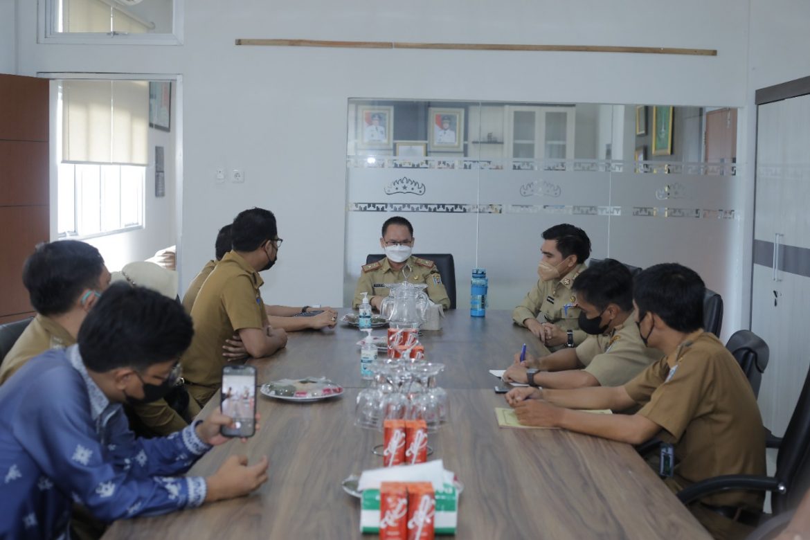 Sekda Saipul Pimpin Rapat Evaluasi Pelayanan Publik Pemkab Way Kanan