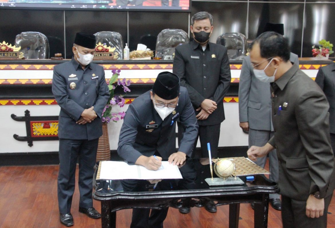 Rapat Paripurna Penandatanganan Nota Kesepakatan Bersama Pemkot Metro dan DPRD tentang KUA- PPAS APBD TA 2022