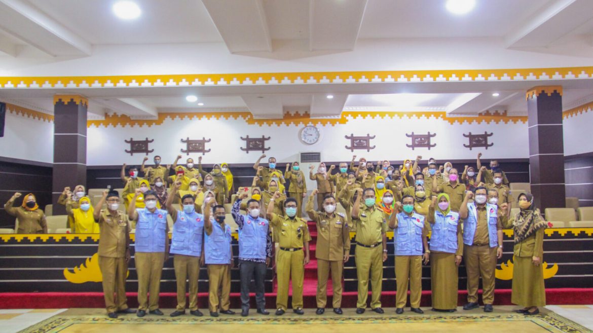 Drs. H. Qomaru Zaman, MA Buka Workshop Membangun Anti Korupsi Bagi Kepsek dan Guru