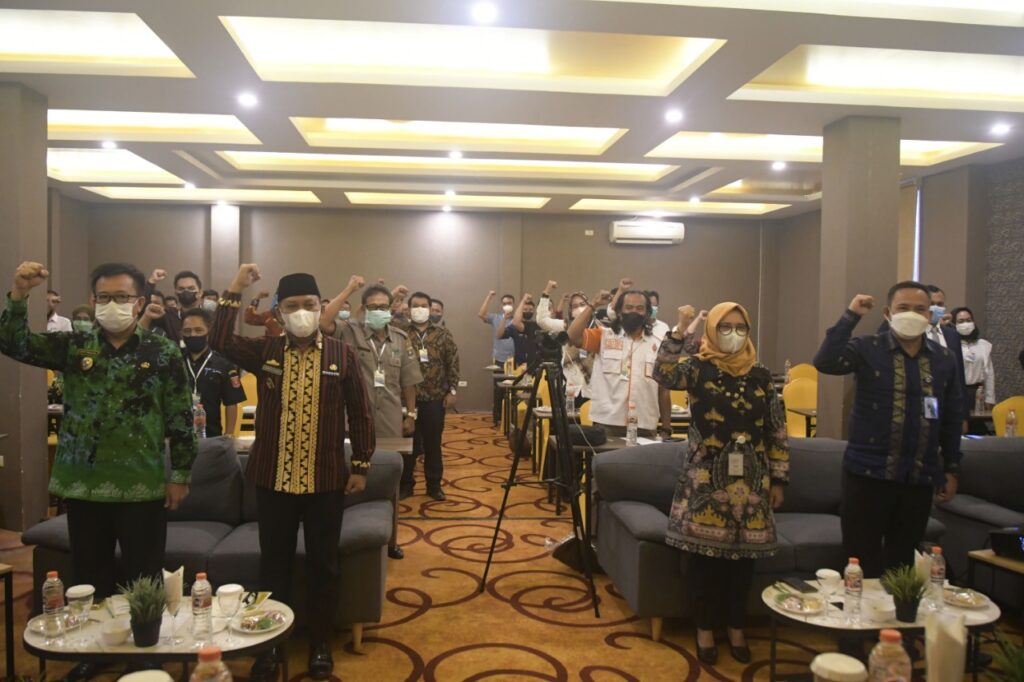 Drs. H. Qomaru Zaman, MA Buka Sosialisasi Perizinan Penggunaan Spektrum Frekuensi Radio