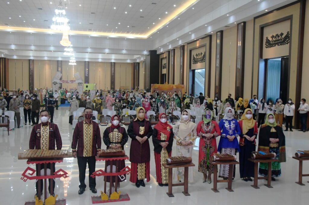 Drs. H. Qomaru Zaman, MA Resmikan Pembukaan Festival Produk UMKM Kota Metro Tahun 2021