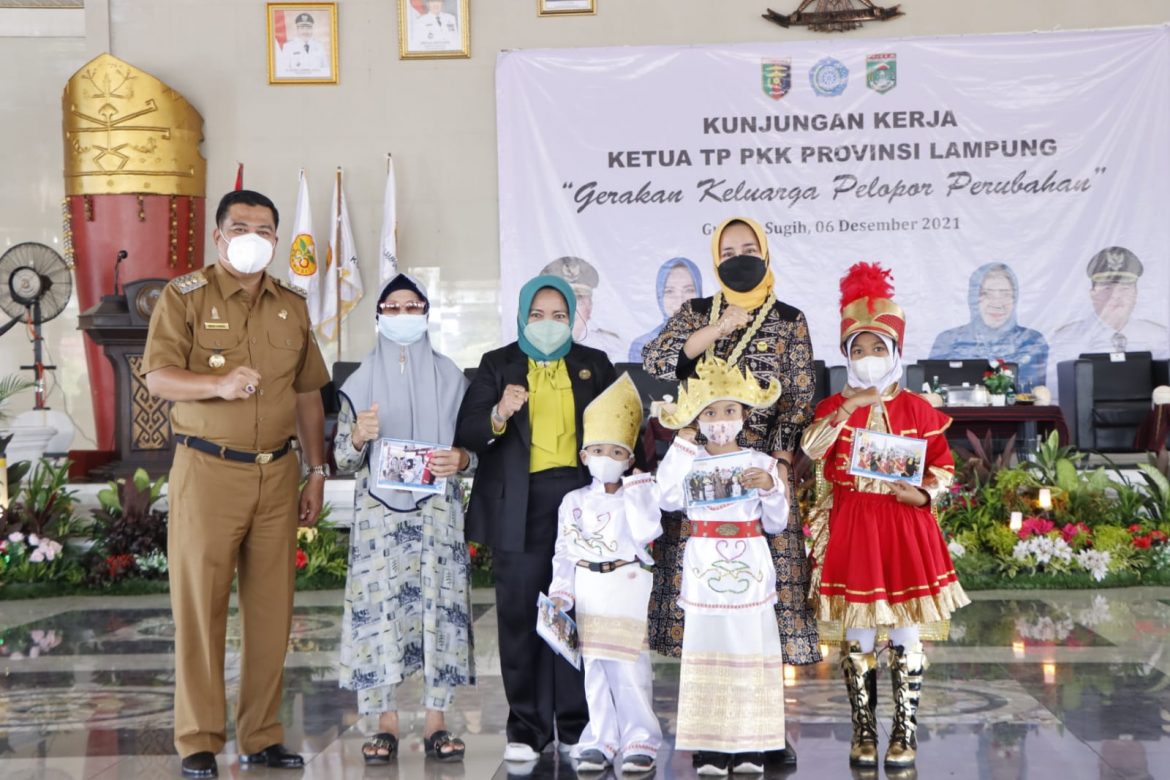 Ketua TP. PKK Riana Sari Kunker dan Pembinaan Organisasi di Lampung Tengah