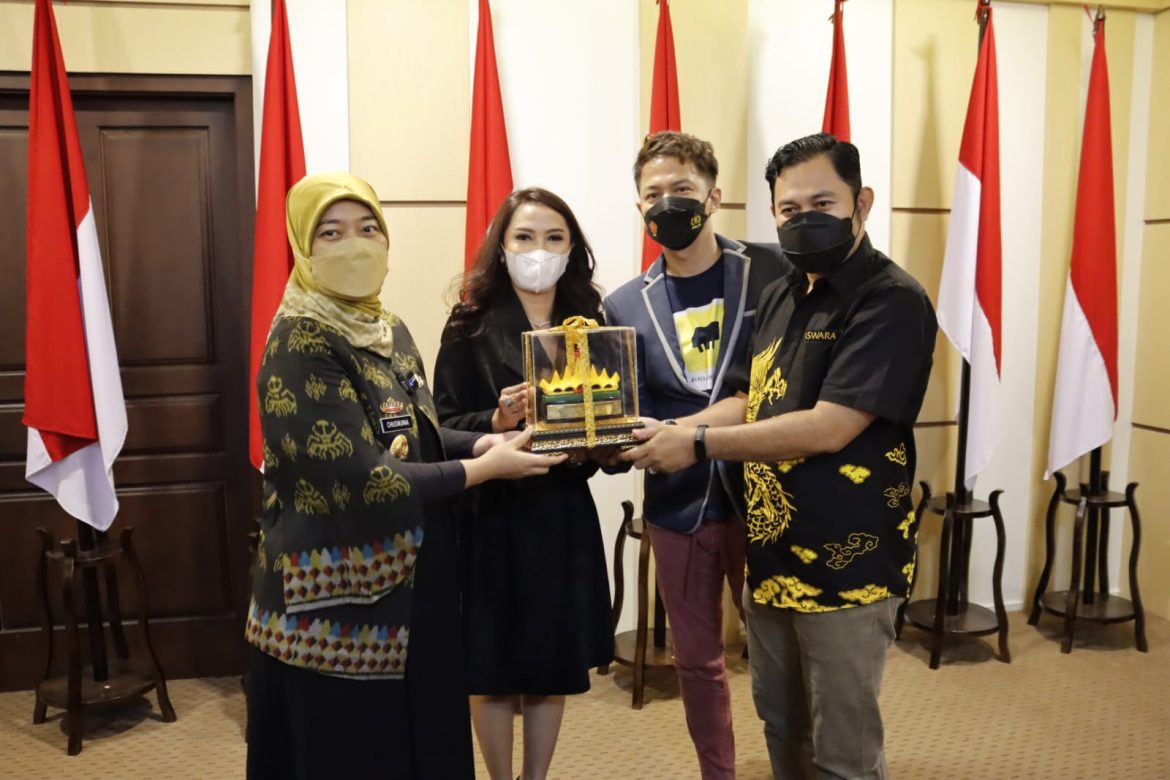 Terpukau Keindahan Wisata Lampung, Delon Buat Videoklip Di Lampung