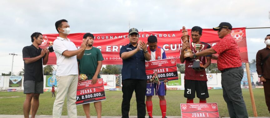 Bupati Lamsel Tutup Turnamen Sepak Bola H. Nanang Ermanto CUP I Tahun 2022