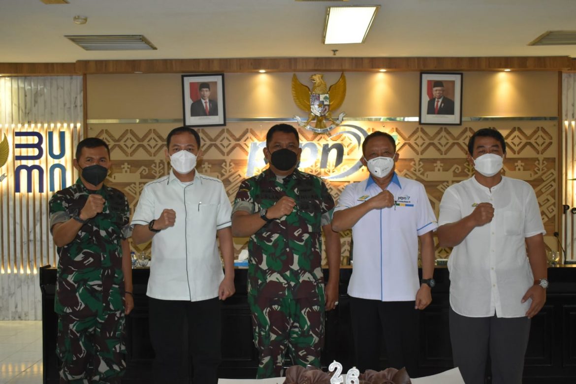 Danrem 043/Gatam Kunjungi PTPN VII Lampung.