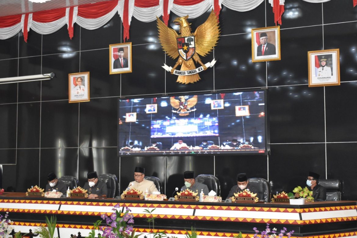 Rapat Paripurna DPRD Kota Metro Tentang Pandangan Umum Fraksi-Fraksi atas LKPJ Serta Jawaban Walikota Metro TA 2021