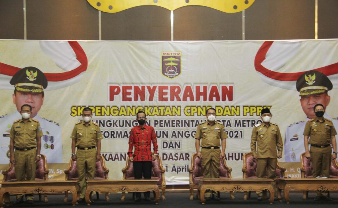 Walikota dan Wakil Walikota Metro Hadiri Acara Penyerahan SK Pengangkatan CPNS dan PPPK