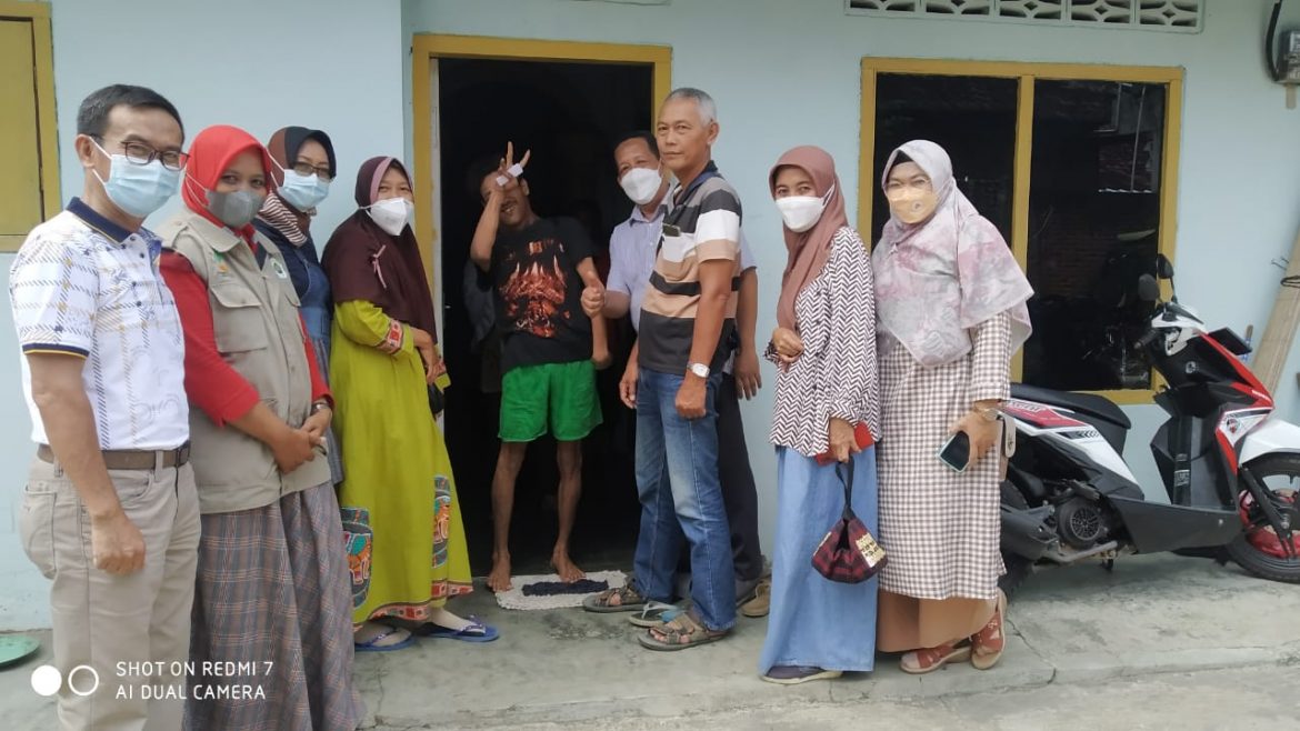 Alumni Smansa Kota Metro Angkatan 86 Berbagi Sembako