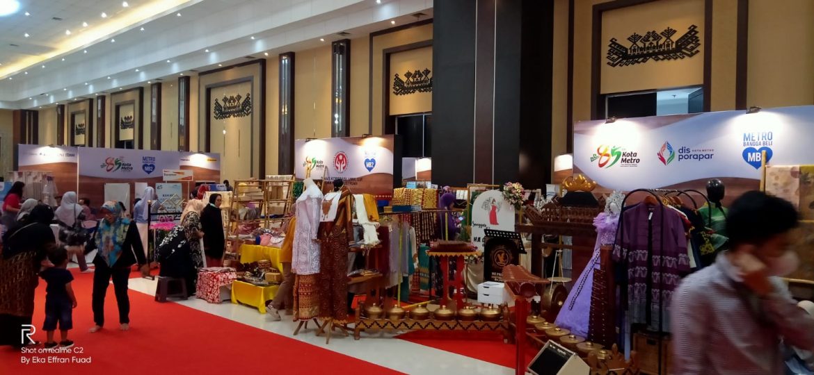 Berbagai Acara dan Stand di Festival Bumi Sai Wawai Banyak Menarik Minat Pengunjung
