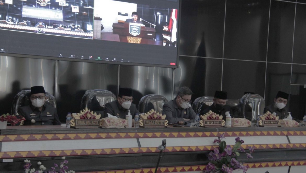 Rapat Paripurna DPRD Kota Metro Tentang Pandangan Umum Fraksi