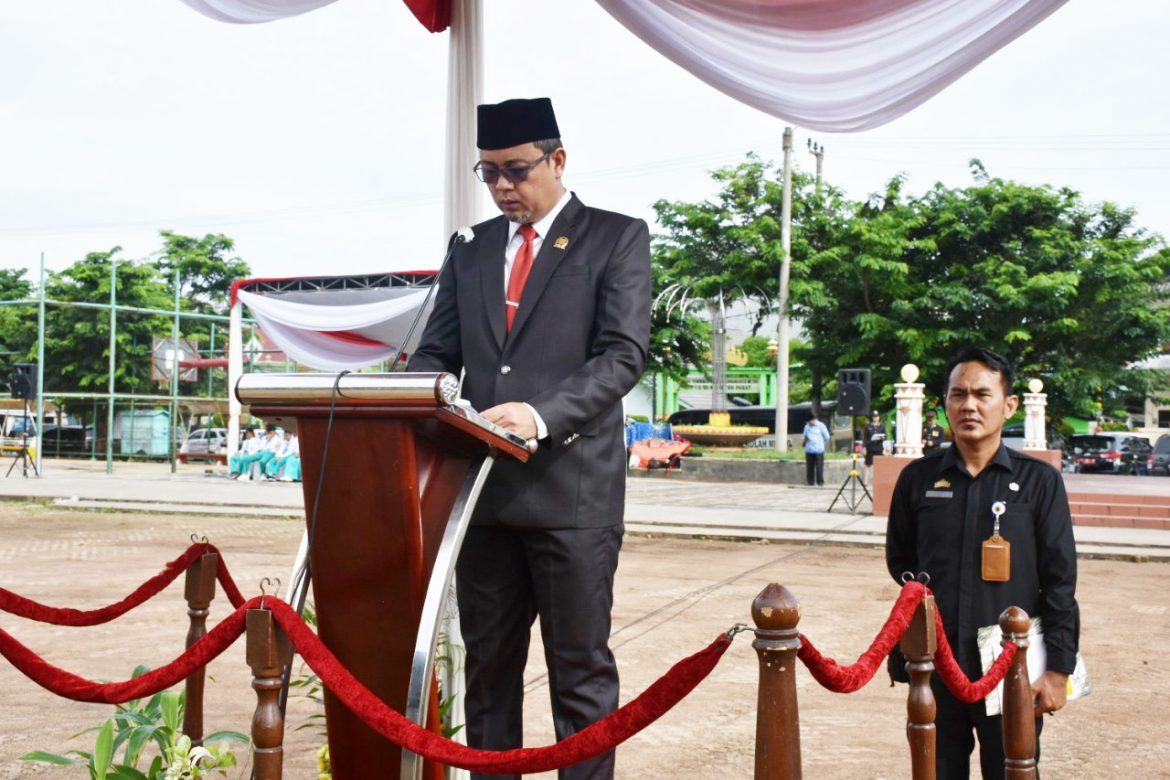 Ketua DPRD Kota Metro Pemimpin Upacara Bendera Memperingati Hari Pahlawan 10 November 2022