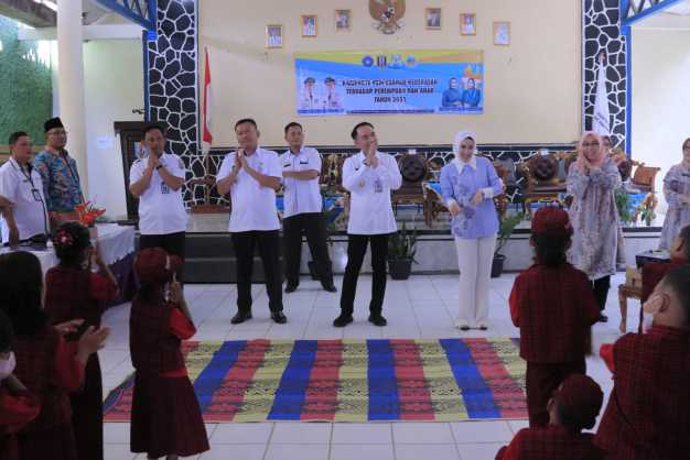 Cegah Kekerasan Terhadap Perempuan Dan Anak, Ny. Dessy Adipati Ajari Anak Mandiri Sedini Mungkin