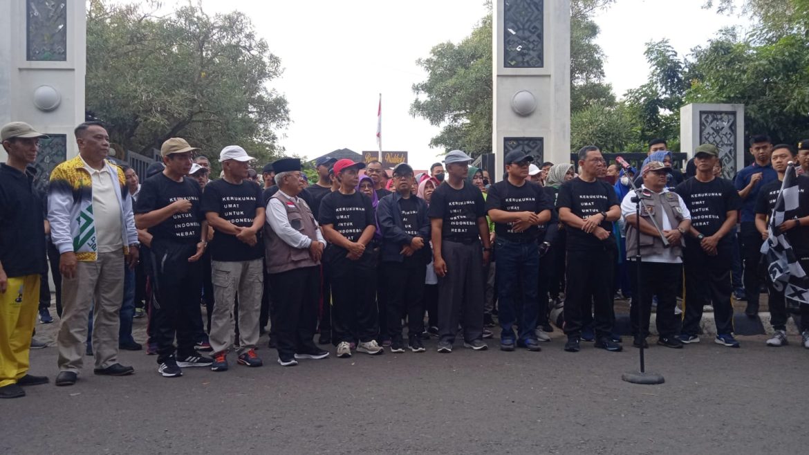 Peringati Hari Amal Bhakti ke-77, Sekdaprov Lepas Peserta Jalan Sehat di Kota Metro