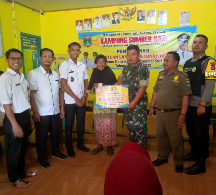 PEMBAGIAN BLT 26 KAMPUNG KAMPUNG SUMBER SARI SALAH SATUNYA.