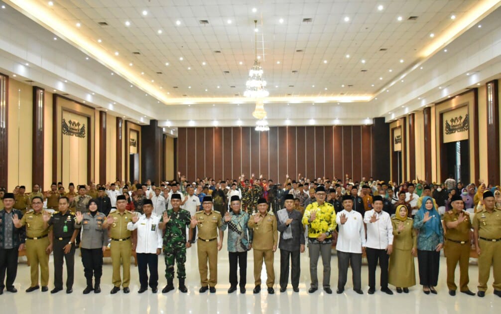 PERKUAT SOLIDITAS PEMKOT METRO DAN MUI GELAR HALAL BI HALAL BERSAMA MASYARAKAT