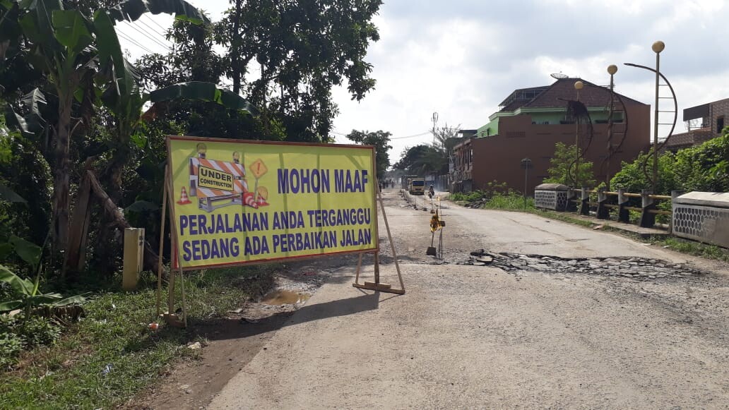 JALAN BRIGJEN KATAMSO DAN PATTIMURA METRO DIPERBAIKI