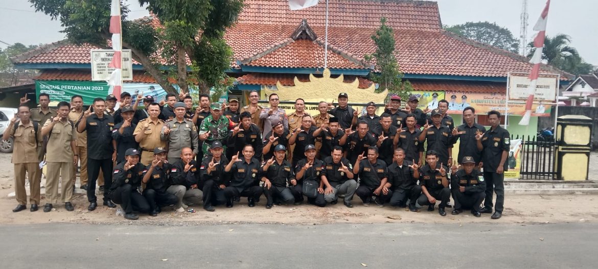 PEMBINAAN KADUS SE KECAMATAN TRIMURJOPOLSEK “APRESIASI” KINERJA CAMAT