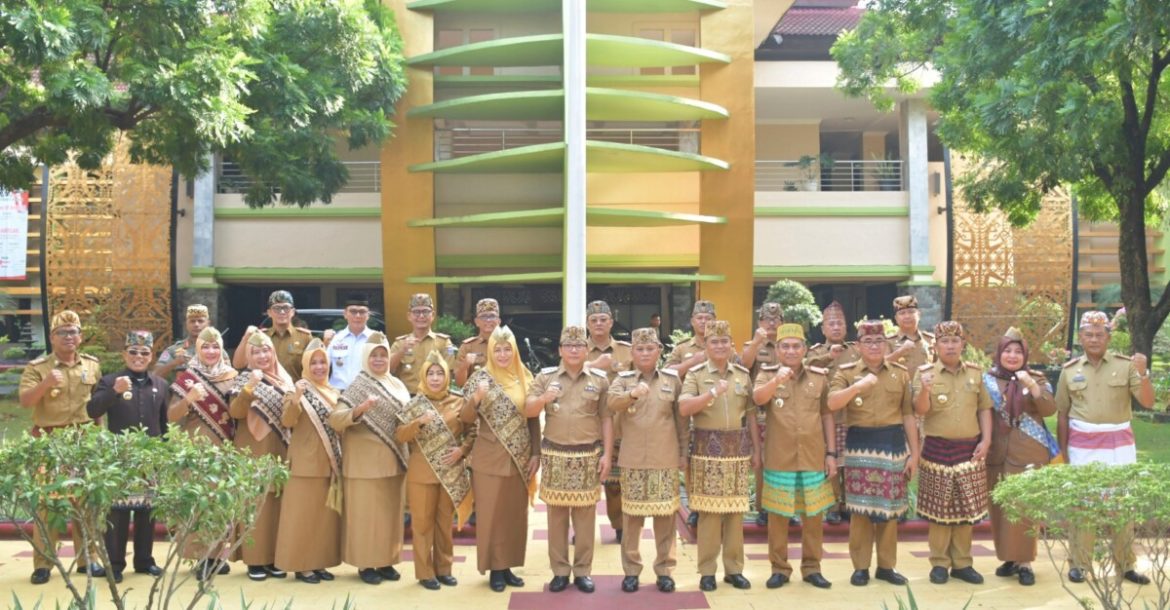 PERINGATAN HARI LINGKUNGAN HIDUP PEMKOT METRO TANAM BIBIT POHON SAPU TANGAN