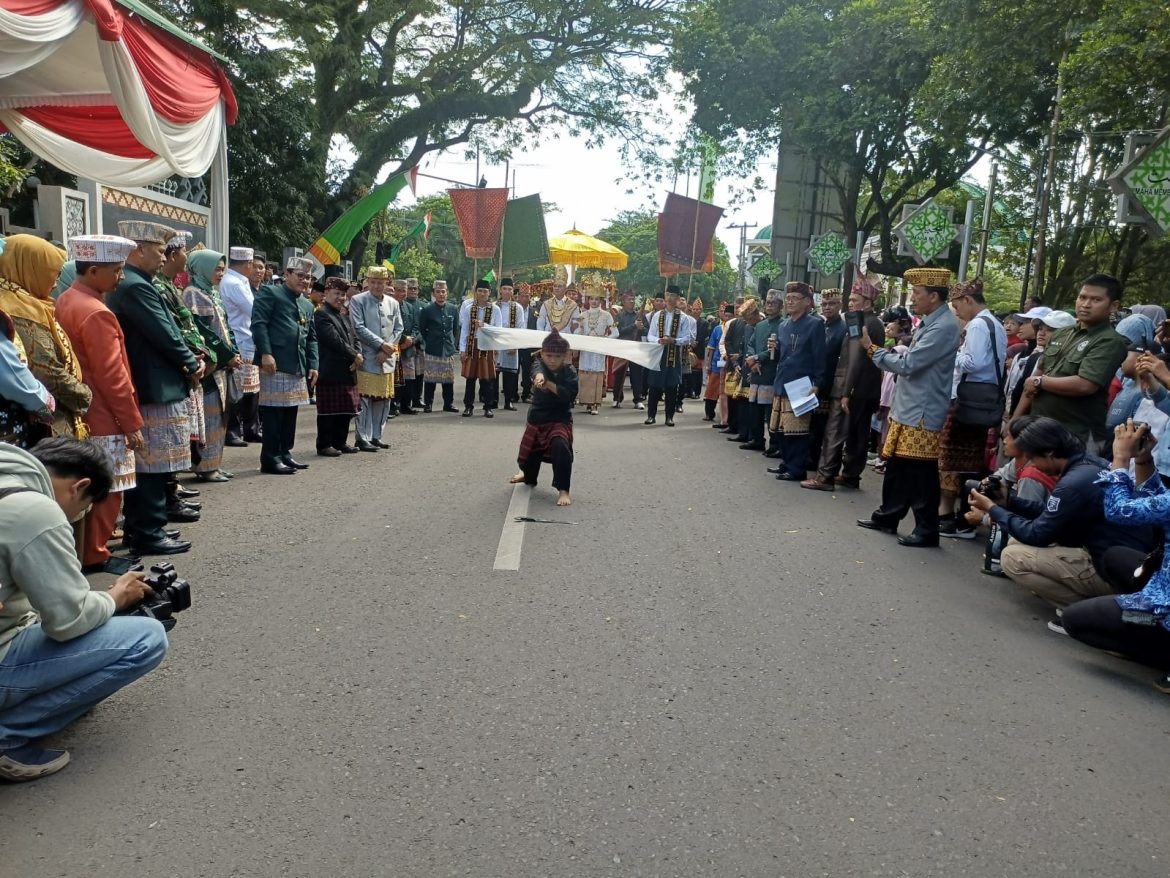 Pawai Budaya HUT Kota Metro ke-86