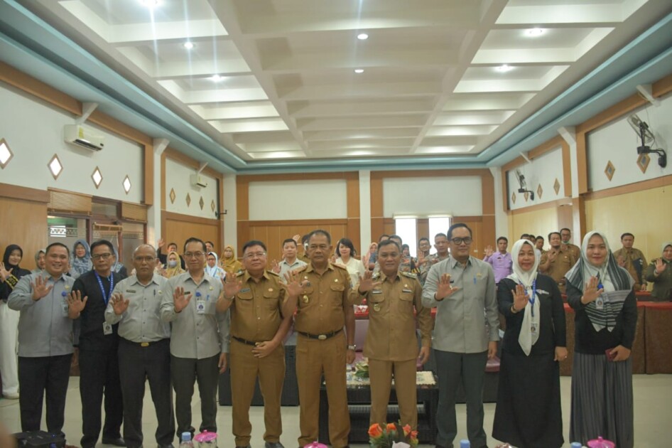 QOMARU ZAMAN BUKA WORKSHOP EVALUASI STANDAR OPERASIONAL PROSEDUR DAN PELAYANAN PERIZINAN DAN NON PERIZINAN