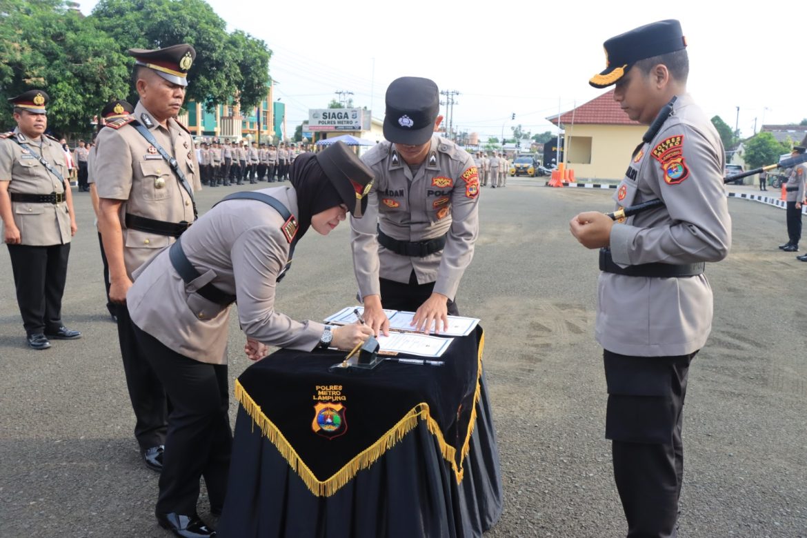 Kapolres Pimpin Sertijab, Dua Kasat Dan Dua Kapolsek Diganti
