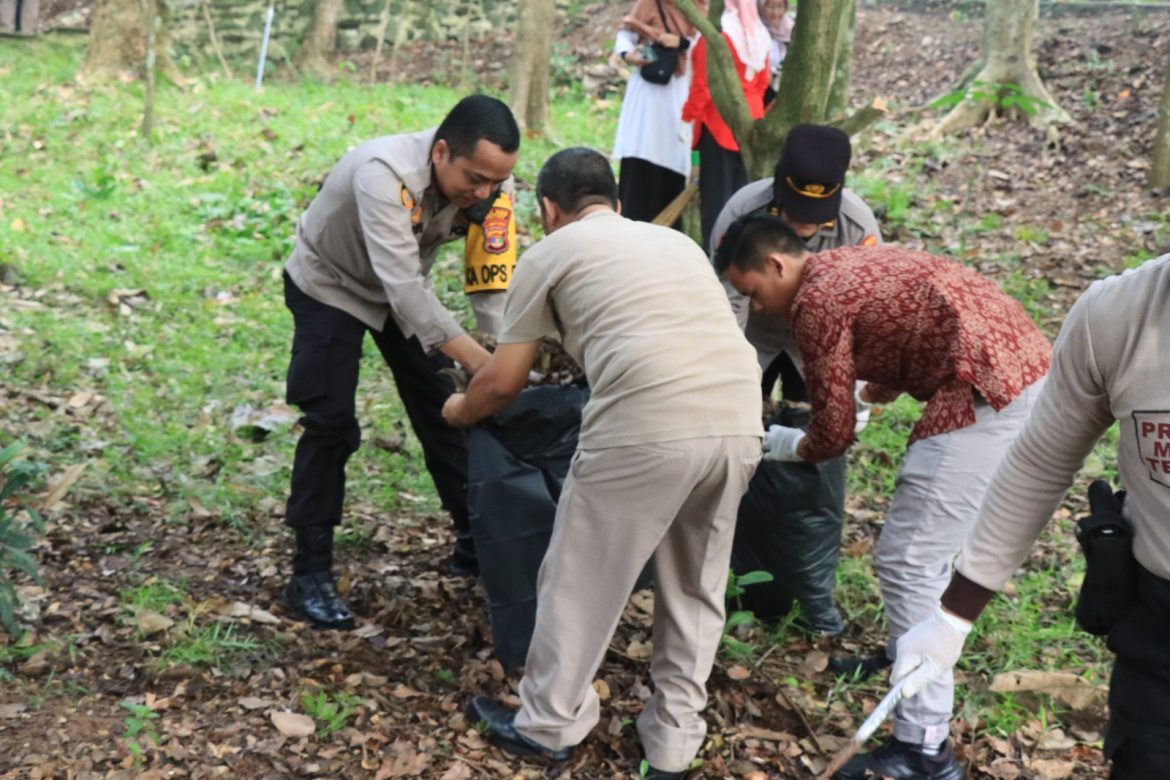 Polres Metro Peduli Lingkungan