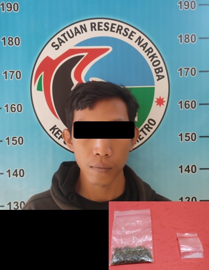 Tertangkap Saat Kantongi Sabu Dan Ganja, Seorang Pria Di Amankan Ke Polres Metro