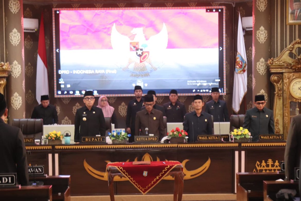 Rapat Paripurna DPRD Pengesahan Raperda Tentang Pertanggungjawaban APBD Kabupaten Way Kanan Tahun Anggaran 2022 