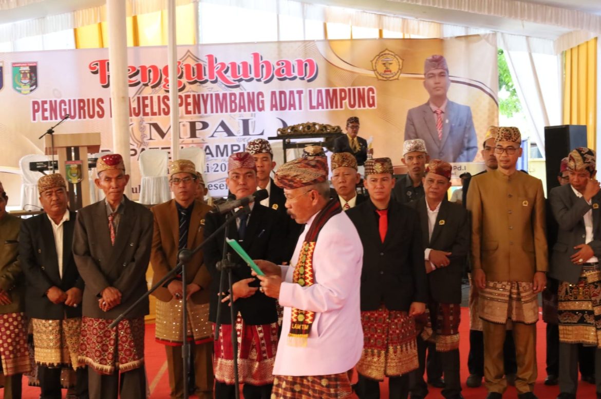 Bupati Lamtim M Dawam Rahardjo Hadiri Pengukuhan Pengurusan Majelis Penyimbang Adat Lampung (MPAL) Kab Lamtim