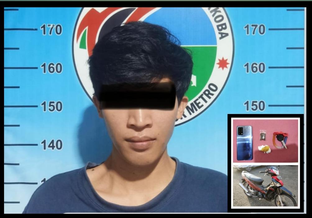 Patroli Sat Samapta Polres Metro Amankan Pria Yang Ditangkap Warga diduga sedang transaksi Narkoba